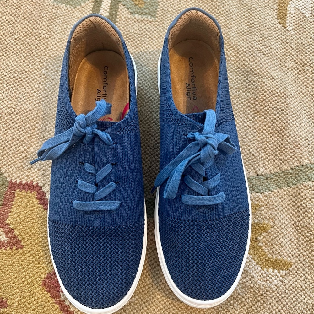 Comfortiva Align Blue Knit Sneakers with Laces 11W